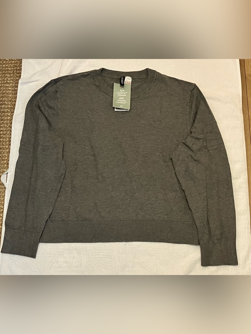 H&M Divided Heather Grey Crewneck Lightweight Knit Sweater Large